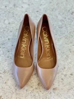Calvin Klein, size 7, nude, heels